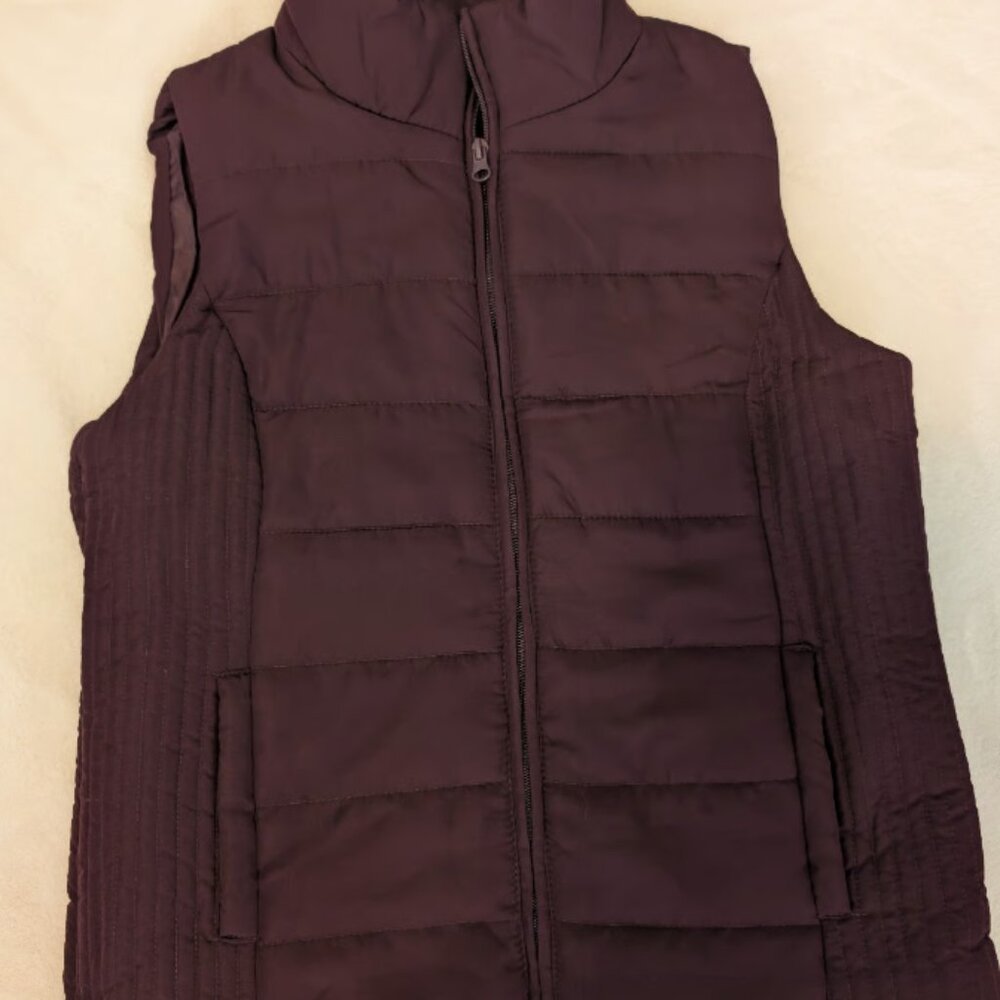 New York & Company Maroon Puffer Vest – Size Medium – NWT